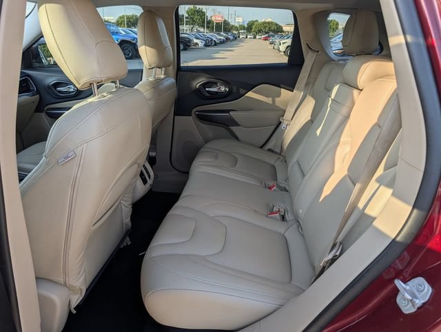 Used 2019 Jeep Cherokee Latitude w/ Popular Appearance Group FWD image 26