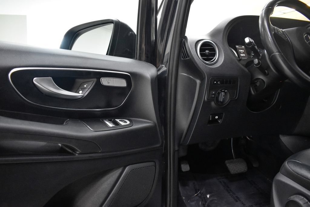 Used 2016 Mercedes-Benz Metris Passenger image 12