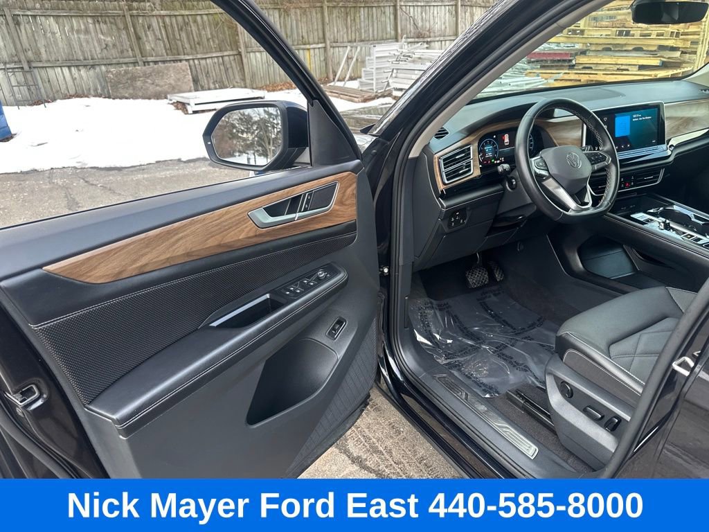 Used 2024 Volkswagen Atlas SE image 36