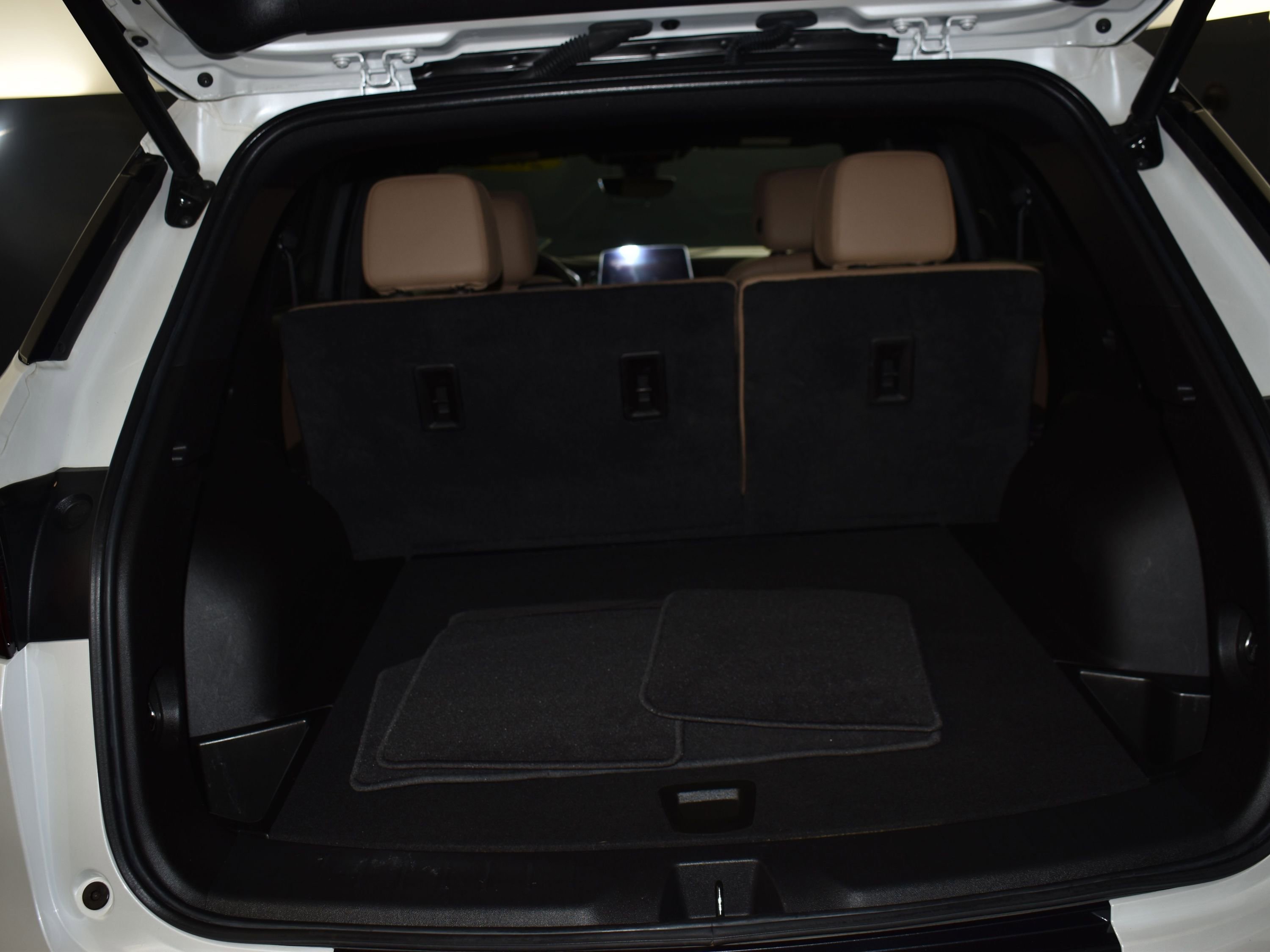 Used 2023 Chevrolet Blazer Premier w/ Driver Confidence II Package image 14