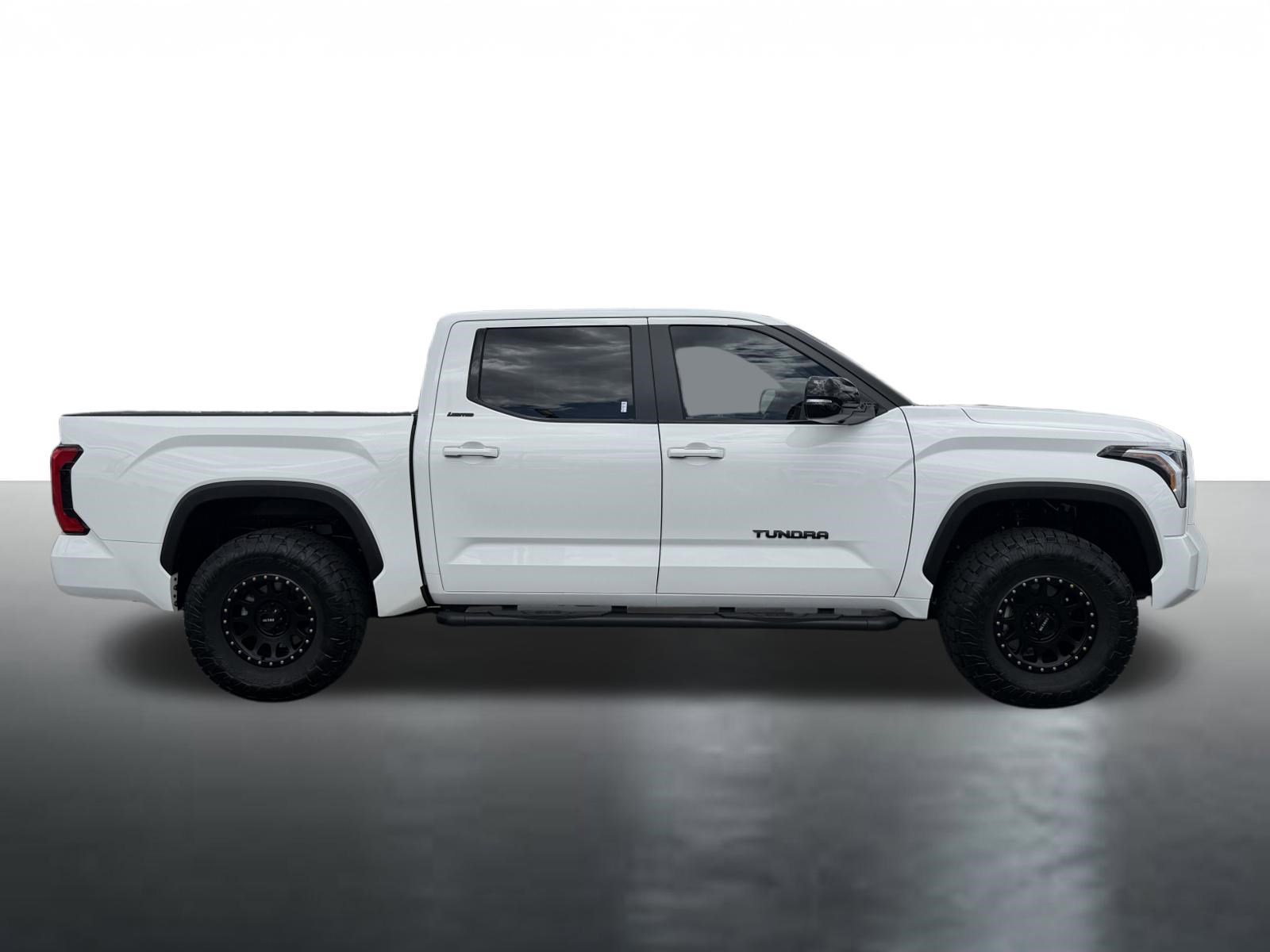 Used 2024 Toyota Tundra Limited AWD/4WD image 9