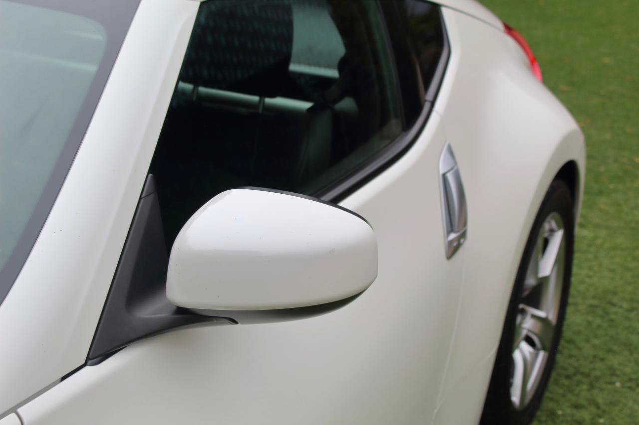Used 2009 Nissan 370Z Touring RWD image 36