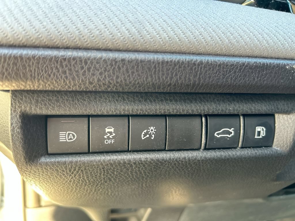 Used 2025 Toyota Camry SE FWD image 14