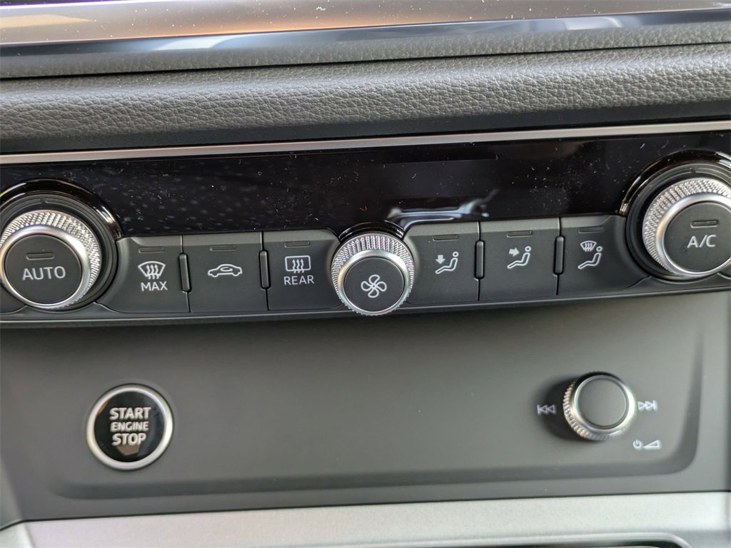 New 2025 Audi Q3 2.0T Premium image 26