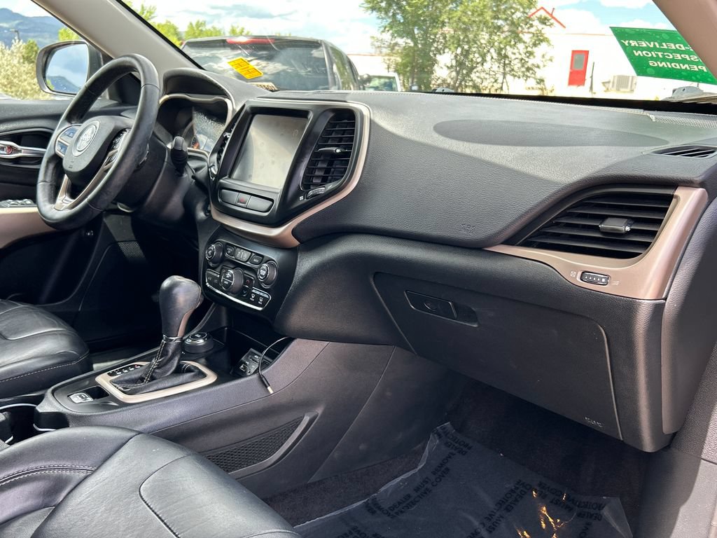 Used 2017 Jeep Cherokee Limited AWD/4WD image 8