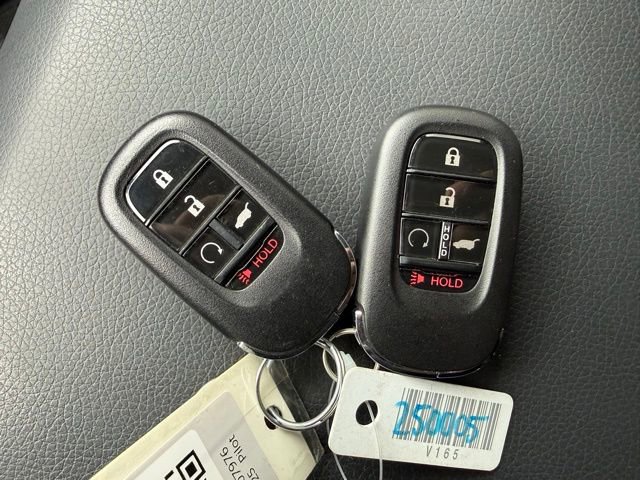 Used 2025 Honda Pilot Touring image 19