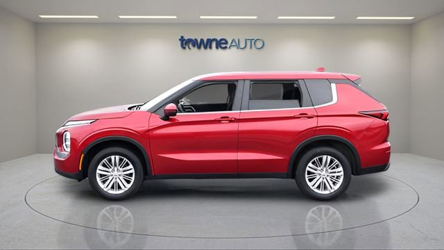 Used 2024 Mitsubishi Outlander ES image 4