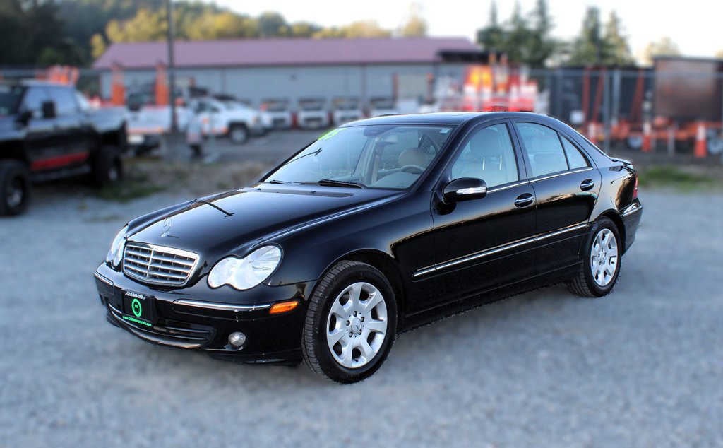 Used 2005 Mercedes-Benz C 320 Sedan image 3