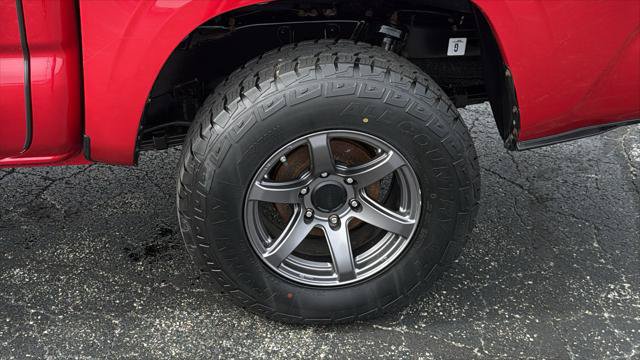 Certified 2022 Toyota Tacoma SR AWD/4WD image 11