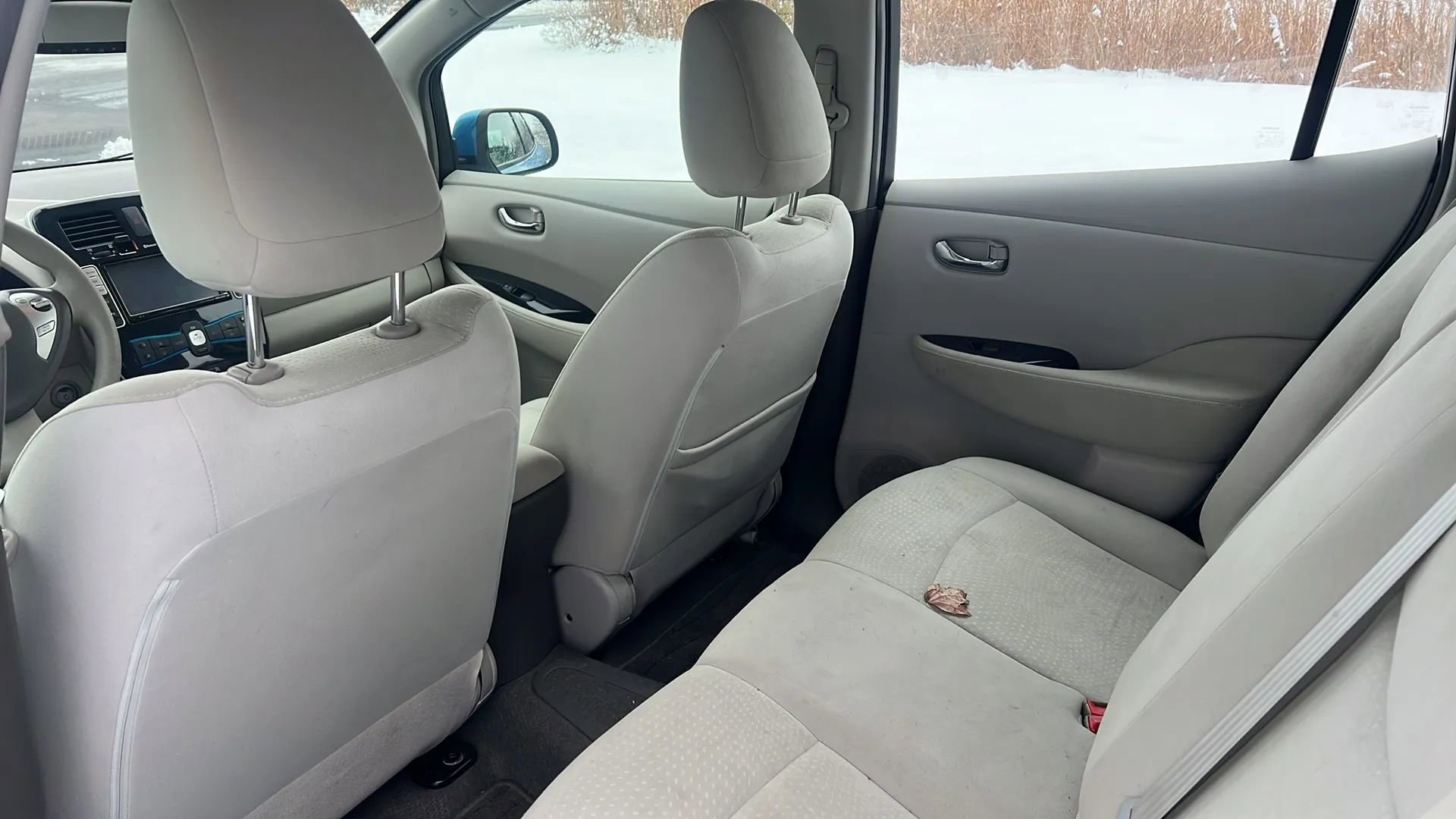 Used 2011 Nissan Leaf SL image 12