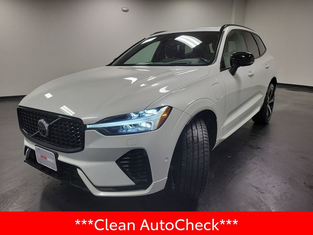 Used 2022 Volvo XC60 T8 R-Design w/ Advanced Package image 4