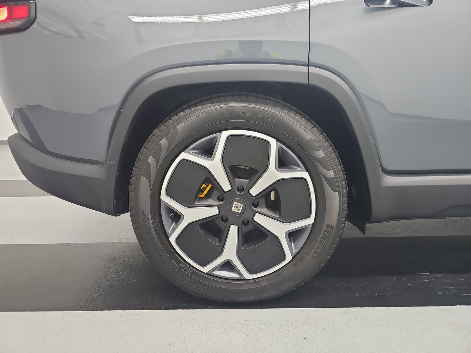 Used 2024 Rivian R1S Adventure AWD/4WD image 12