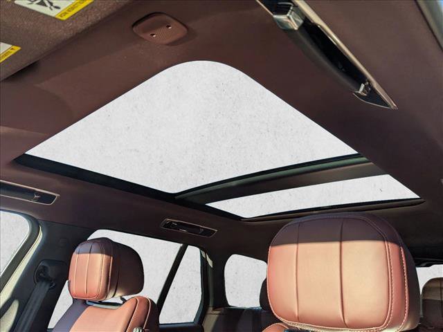 New 2026 Land Rover Range Rover SE image 17