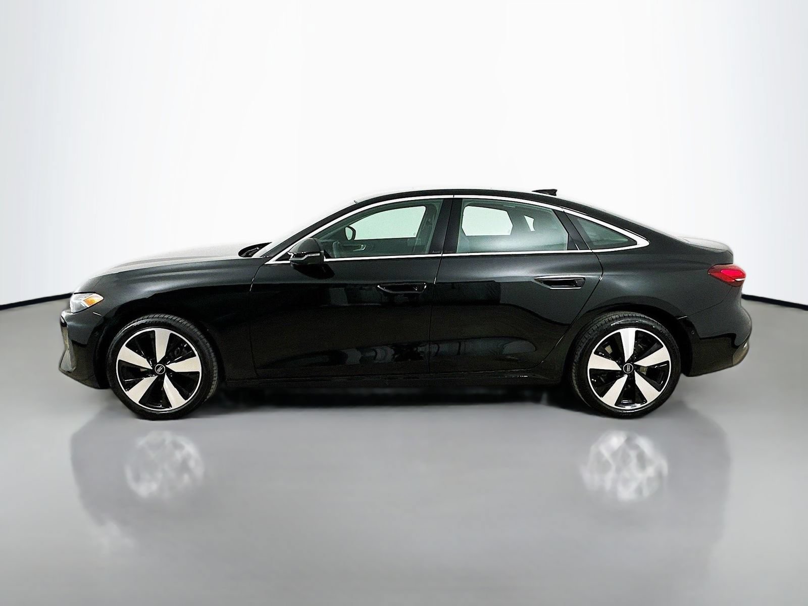 Used 2025 Audi A5 2.0T Premium Plus w/ Premium Plus AWD/4WD image 8