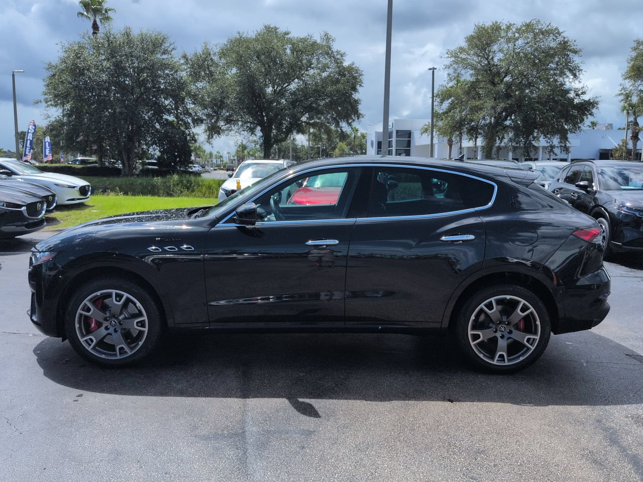 Used 2023 Maserati Levante Modena AWD/4WD image 7