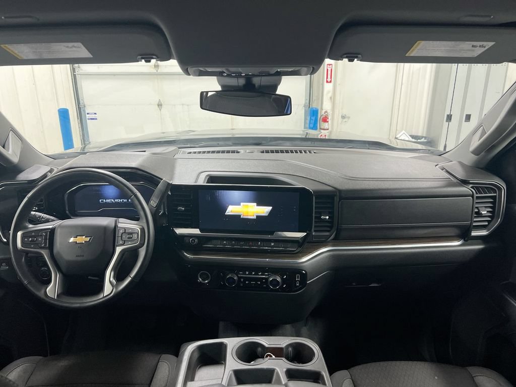 Used 2023 Chevrolet Silverado 1500 LT AWD/4WD image 10