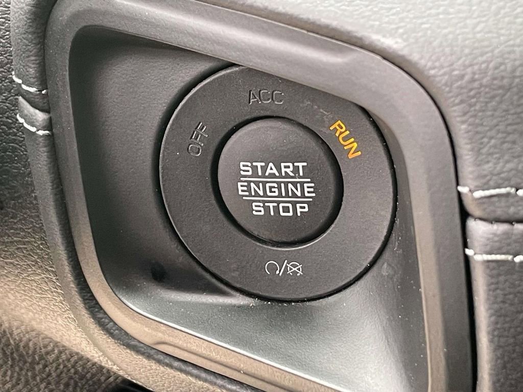 Used 2025 Jeep Wrangler Unlimited Sahara w/ Safety Group image 28