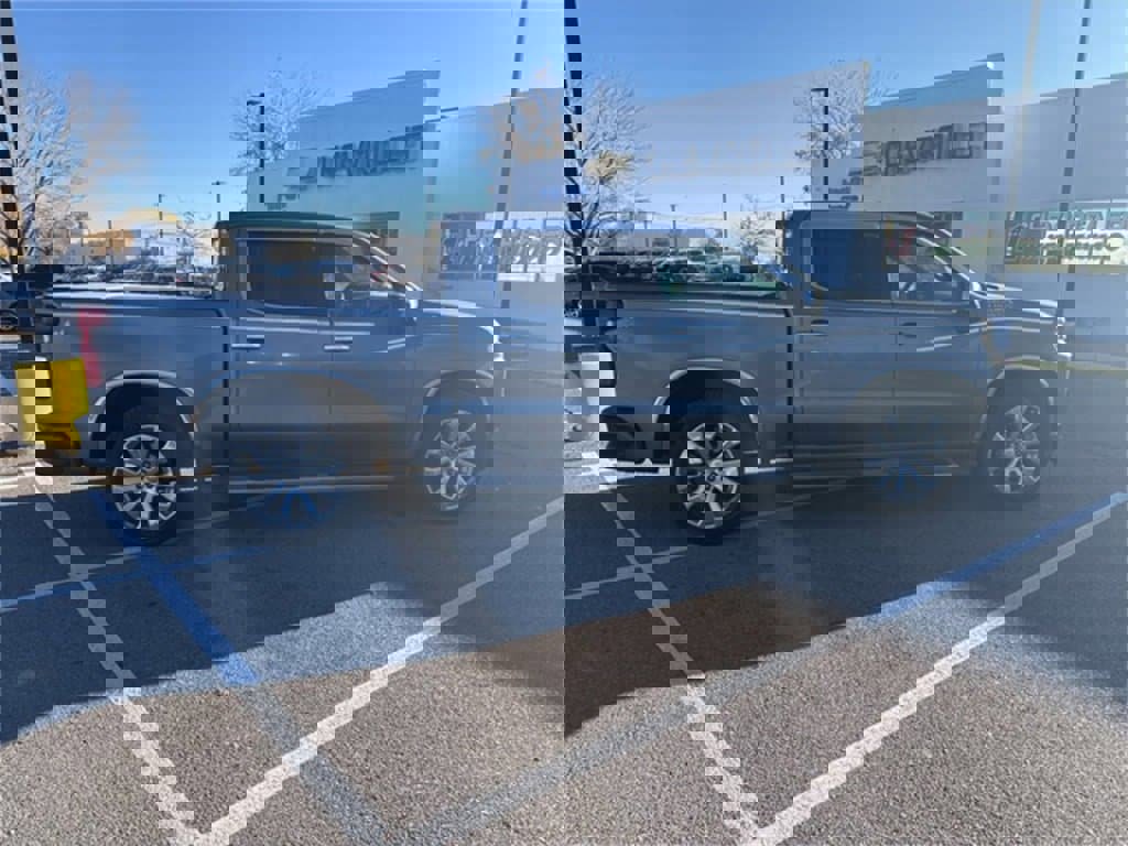 Certified 2021 Chevrolet Silverado 1500 High Country w/ Technology Package image 2