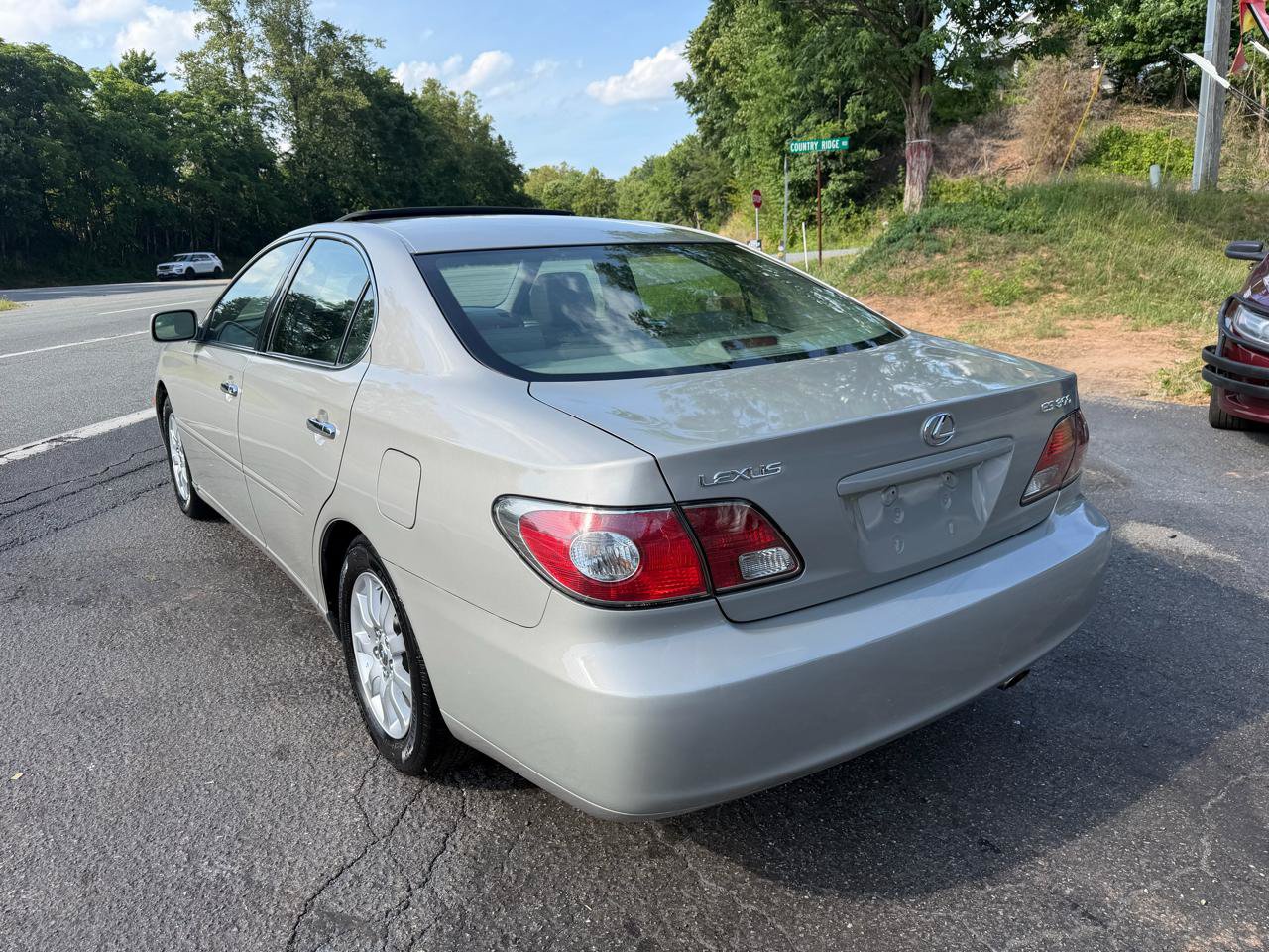 Used 2002 Lexus ES 330 FWD image 5