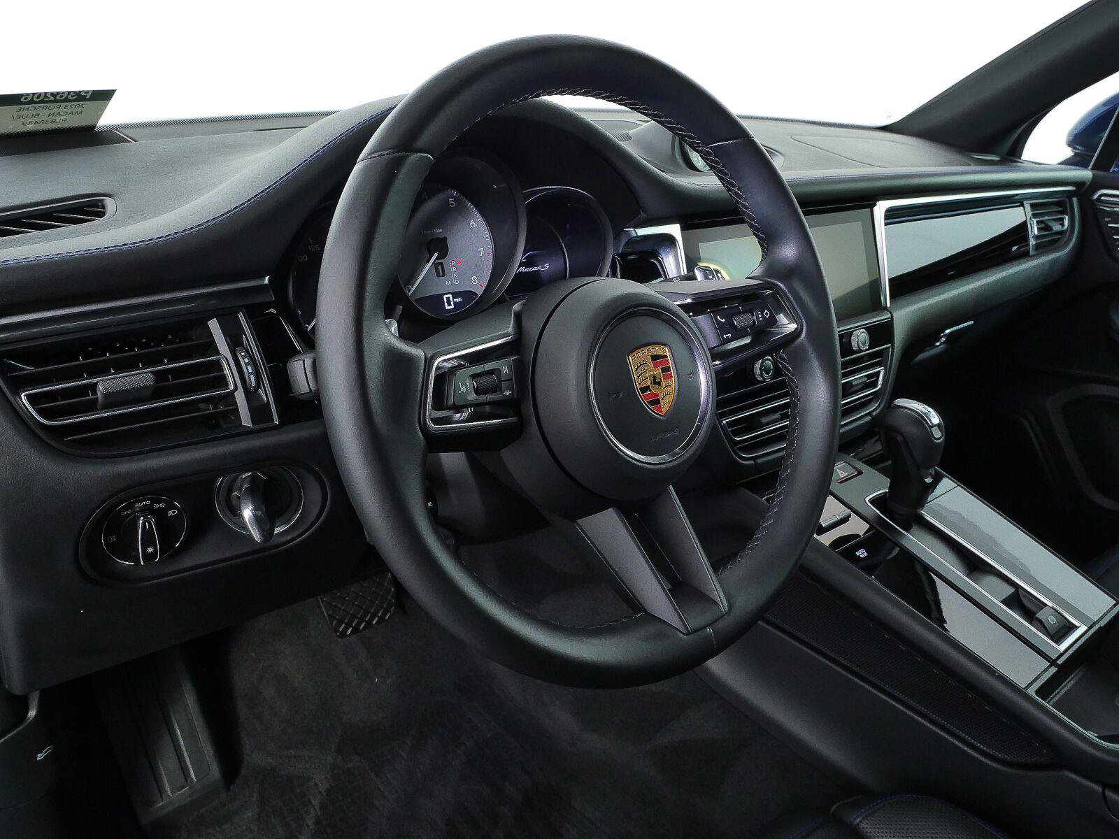 Certified 2023 Porsche Macan S AWD/4WD image 4