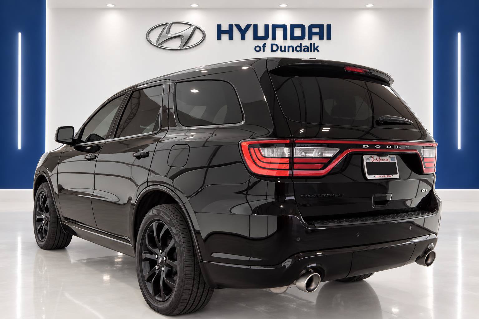 Used 2020 Dodge Durango GT w/ Blacktop Package RWD image 2