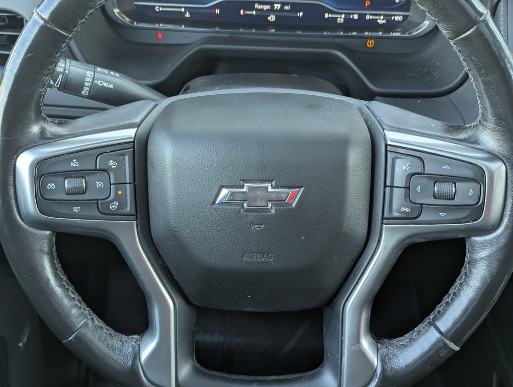 Used 2022 Chevrolet Suburban Z71 w/ Luxury Package image 32