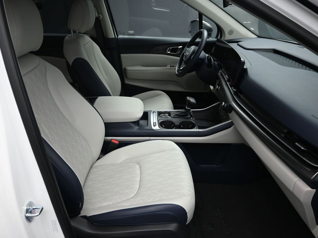 New 2025 Kia Carnival SX w/ SX Dark Edition Package image 39
