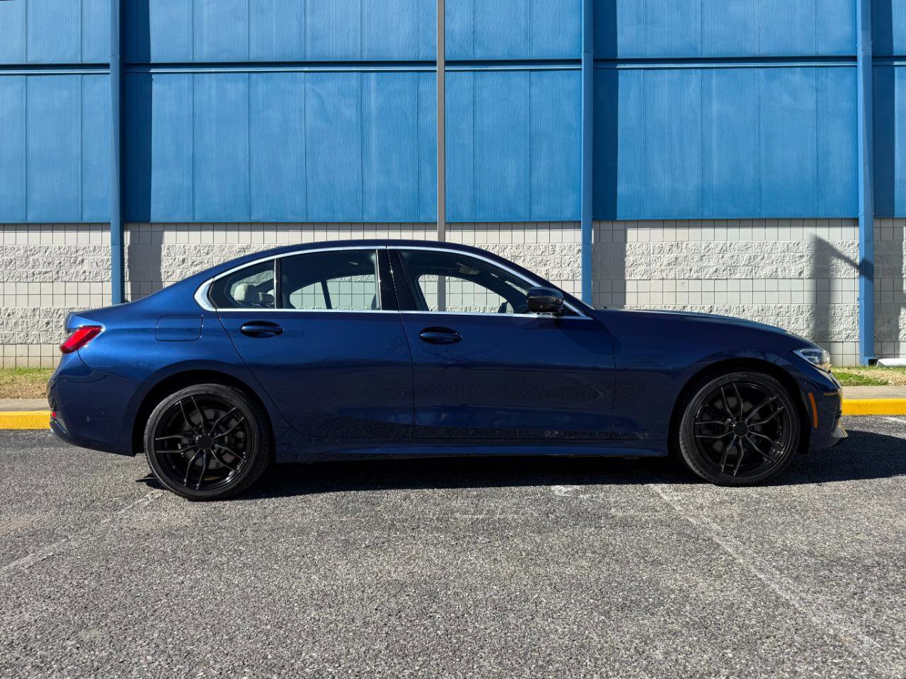 Used 2020 BMW 330i xDrive Sedan AWD/4WD image 4