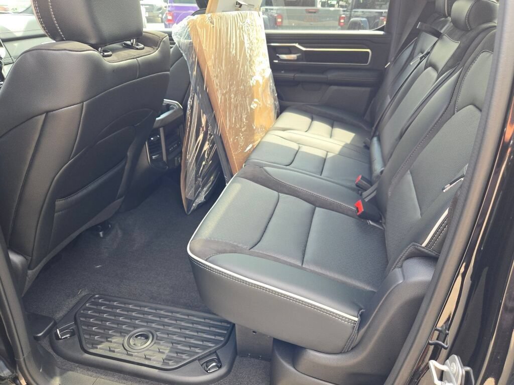 New 2027 RAM 1500 Laramie AWD/4WD image 16