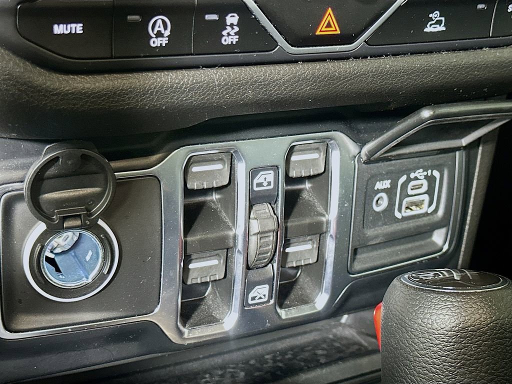 Used 2024 Jeep Gladiator Sport image 30