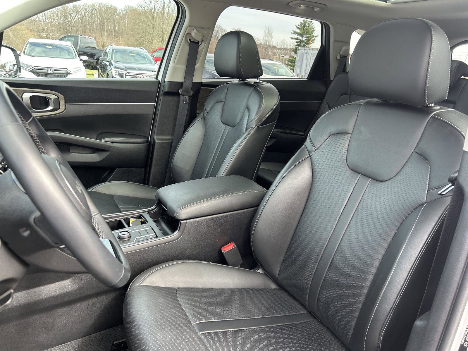 Used 2023 Kia Sorento S w/ Panoramic Sunroof Package image 14