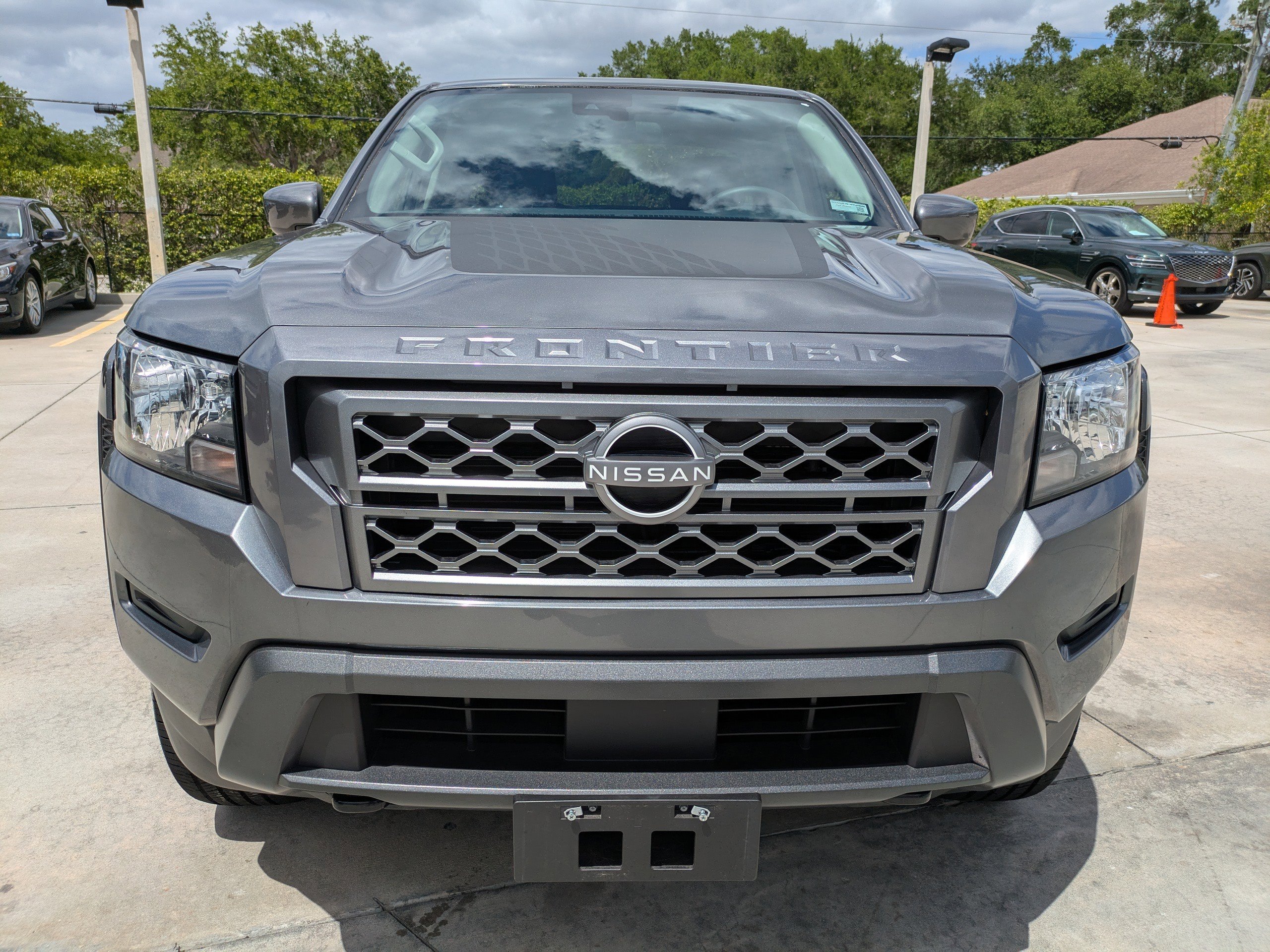 Used 2024 Nissan Frontier SV w/ Graphics Package image 6