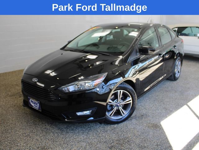 Used 2018 Ford Focus SE w/ SE Appearance Package image 10