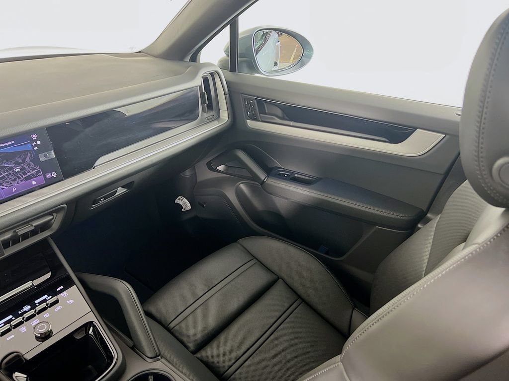 New 2026 Porsche Cayenne Coupe AWD/4WD image 26