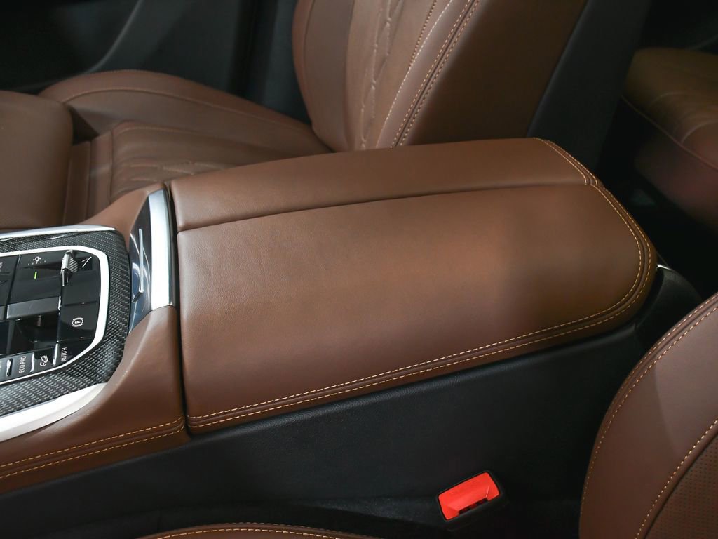 Used 2026 BMW X7 M60i image 43