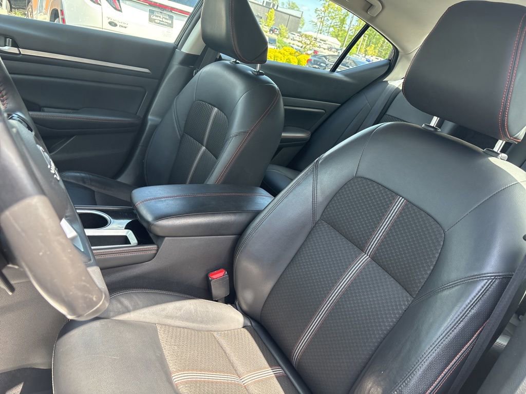 Used 2024 Nissan Altima 2.5 SR FWD image 11