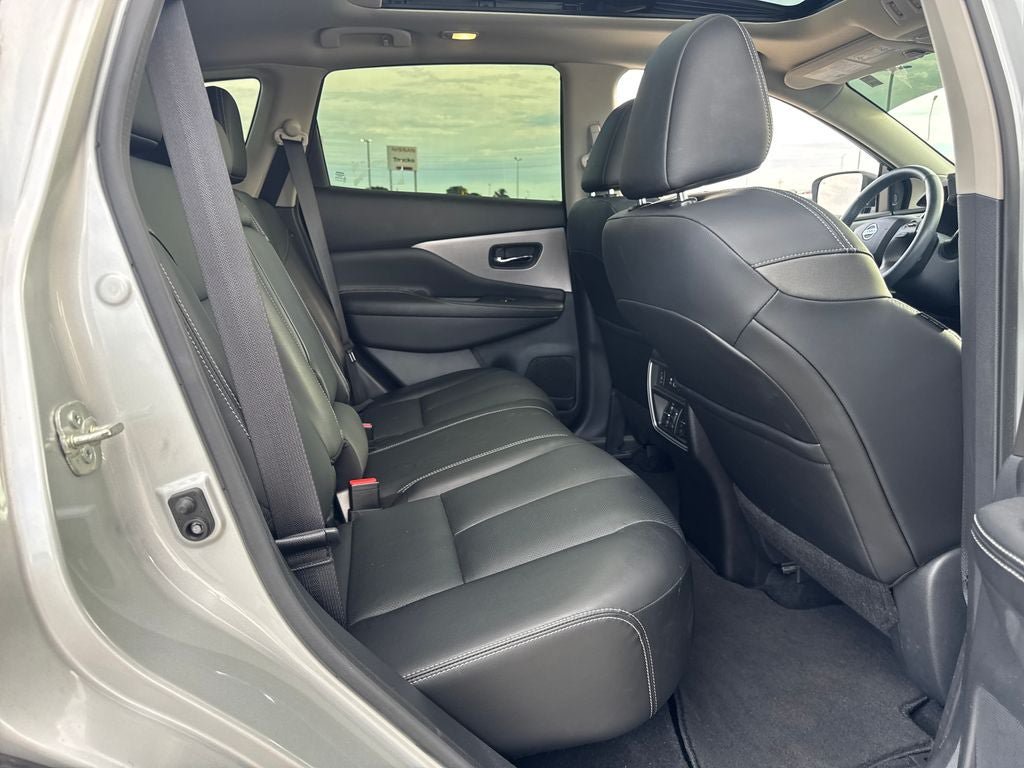 Used 2021 Nissan Murano SL w/ SL Moonroof Package FWD image 12