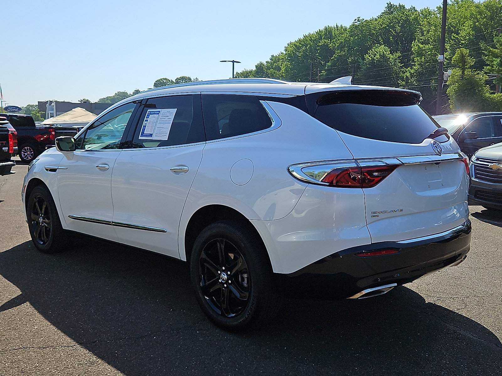 Used 2023 Buick Enclave Essence w/ Experience Buick Package AWD/4WD image 4