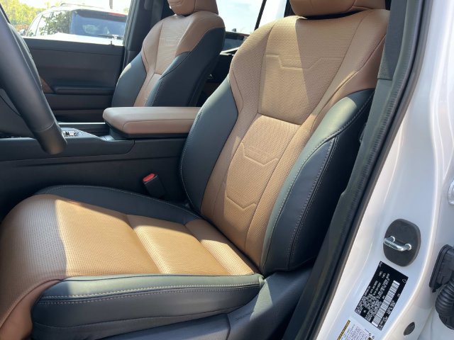 Certified 2026 Lexus GX 550 w/ Accessory Package (ZB) AWD/4WD image 34