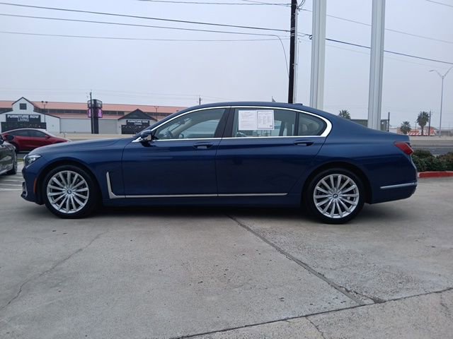 Used 2022 BMW 740i w/ Premium Package image 6