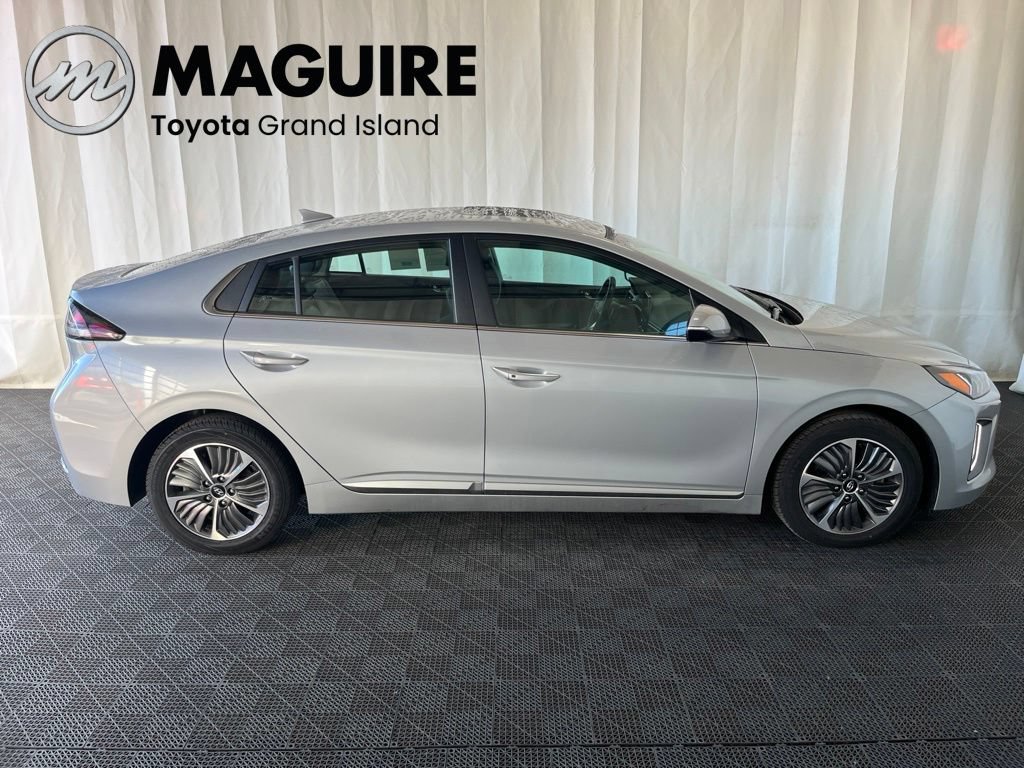 Used 2021 Hyundai Ioniq Limited FWD image 2