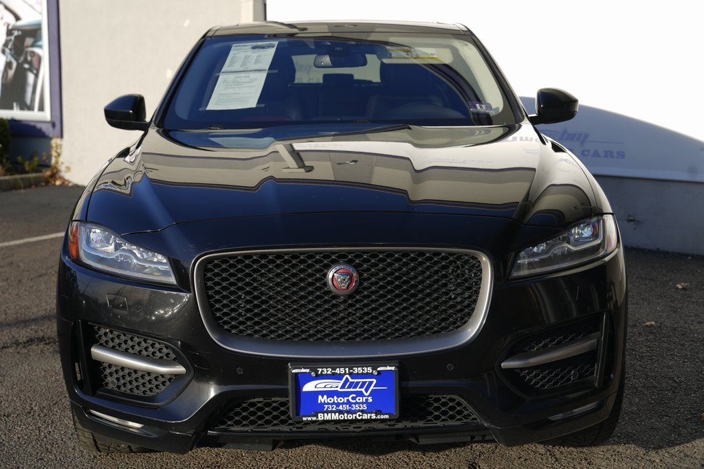Used 2017 Jaguar F-PACE R-Sport image 5