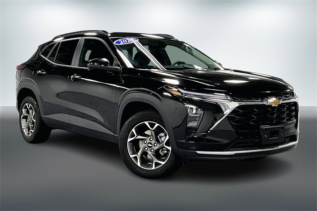 Used 2025 Chevrolet Trax LT w/ LT Convenience Package image 1