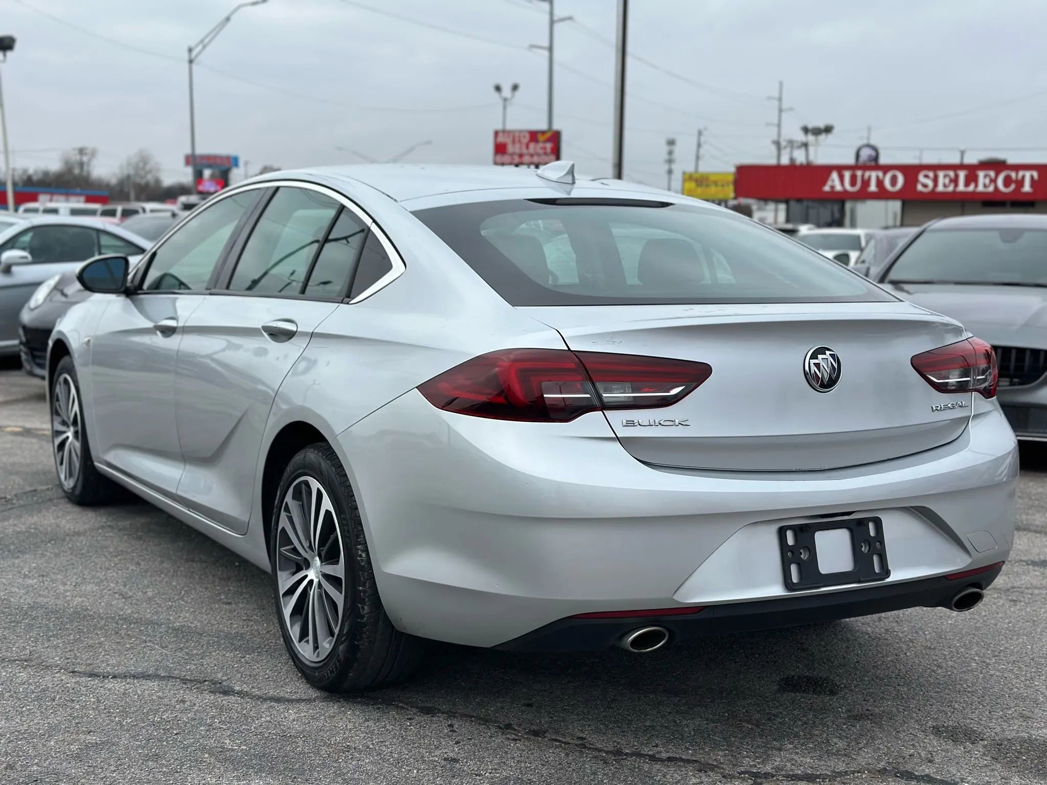 Used 2018 Buick Regal Essence image 8