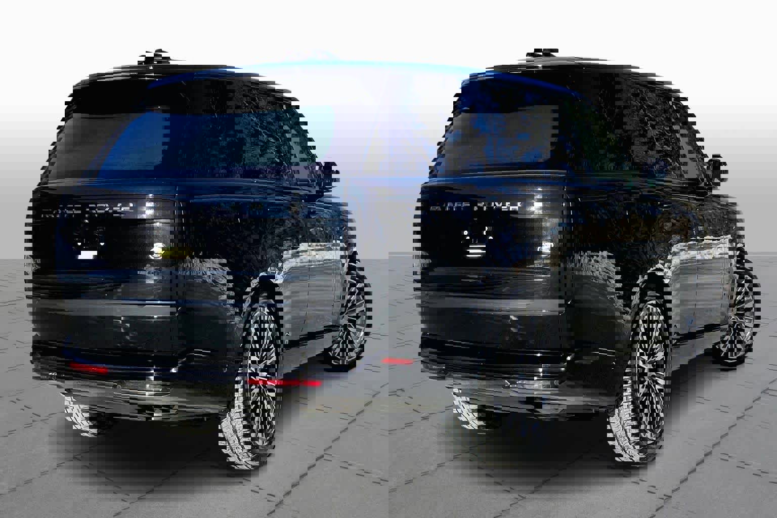 Used 2023 Land Rover Range Rover Autobiography image 13