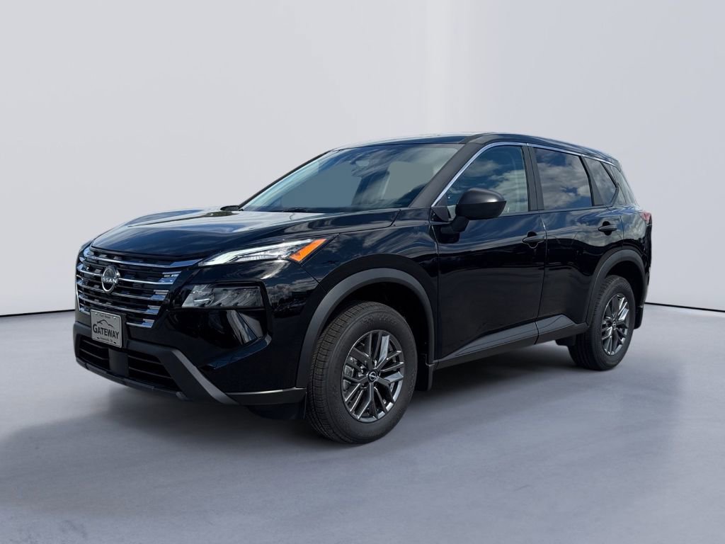 Used 2025 Nissan Rogue S image 2