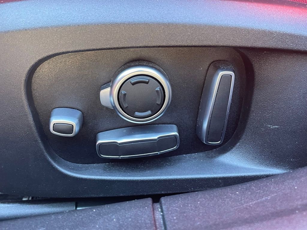 Used 2022 Jaguar XF R-Dynamic SE image 25