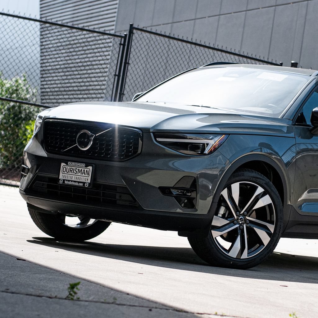 New 2026 Volvo XC40 B5 Ultra w/ Protection Package Premier AWD/4WD image 2