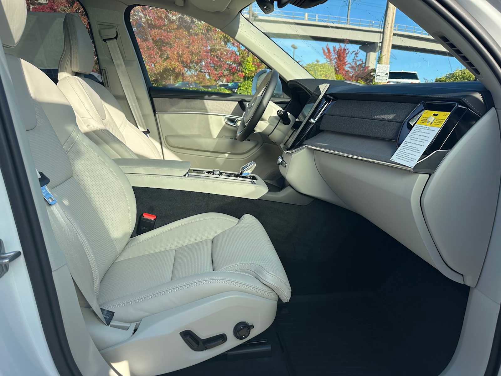 New 2026 Volvo XC90 B5 Ultra image 18