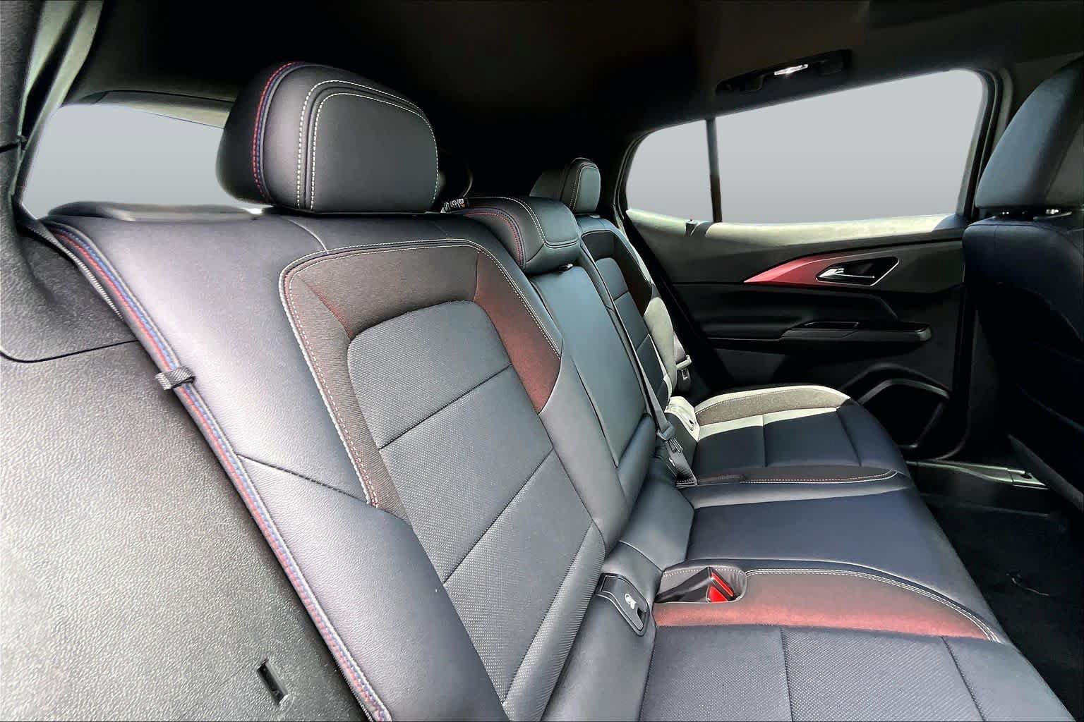 Used 2025 Chevrolet Equinox EV RS w/ Convenience Package II FWD image 19